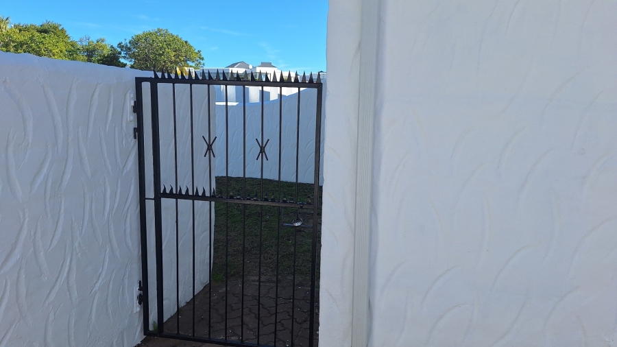 To Let 1 Bedroom Property for Rent in Lovemore Heights Estate Eastern Cape